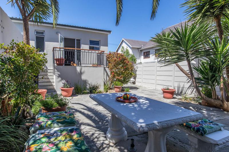 2 Bedroom Property for Sale in Plumstead Western Cape